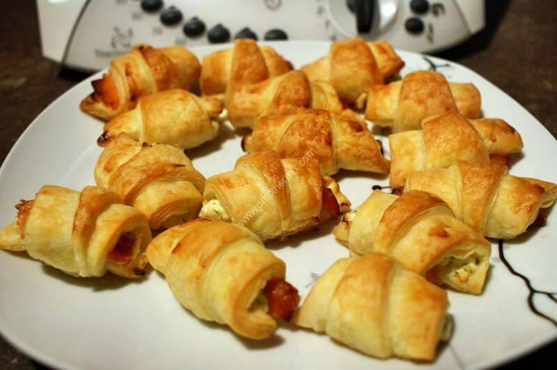 Large picture of mini croissants with smoked salmon and tartar magimix
