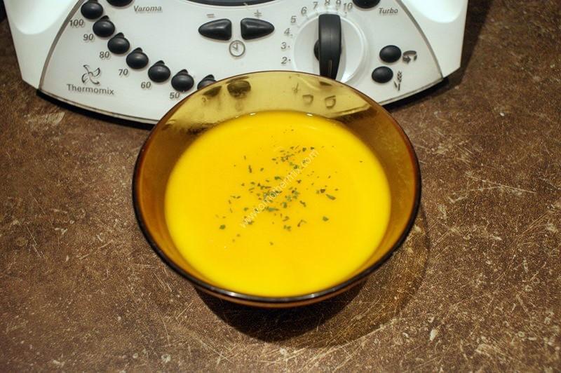 Image grande une soupe de carottes cerfeuil magimix