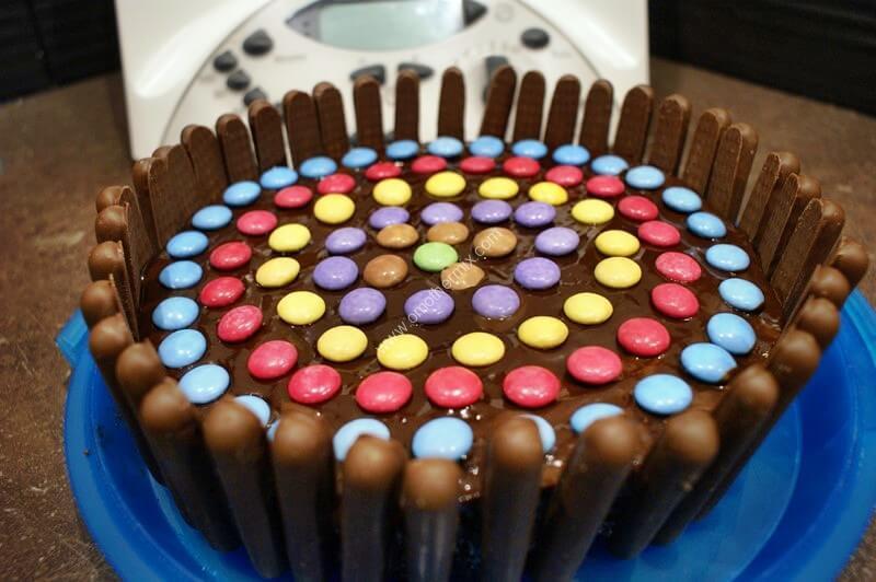 Large picture of chocolate smarties finger cake magimix