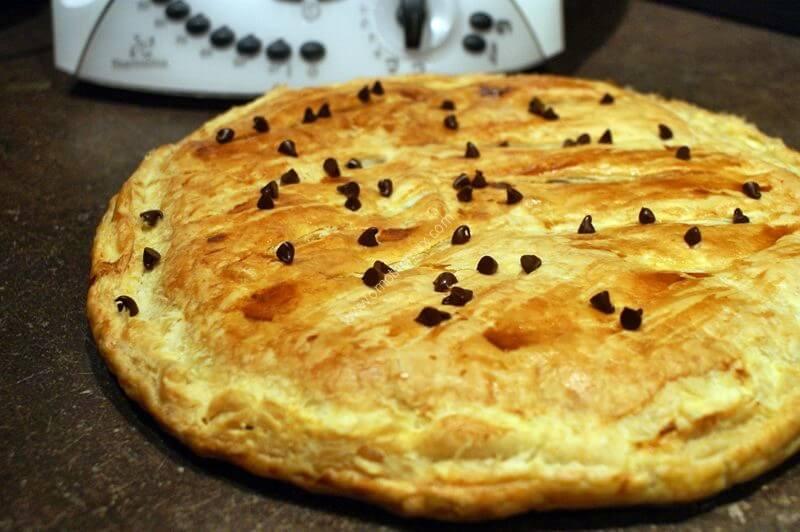 Large picture of pear and chocolate pithivier thermomix