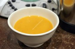 Image moyenne un potage potiron poivrons tomate thermomix