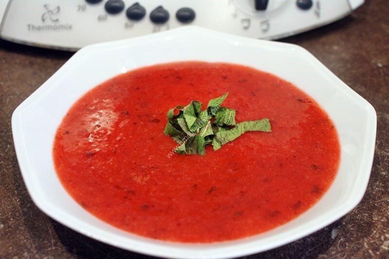Image grande une soupe de fraise à la menthe thermomix